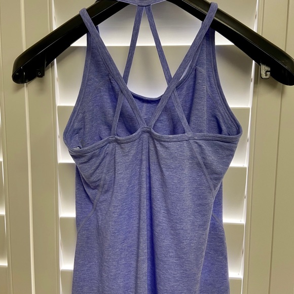 GapFit Women’s Breathe Tank - Picture 2 of 4